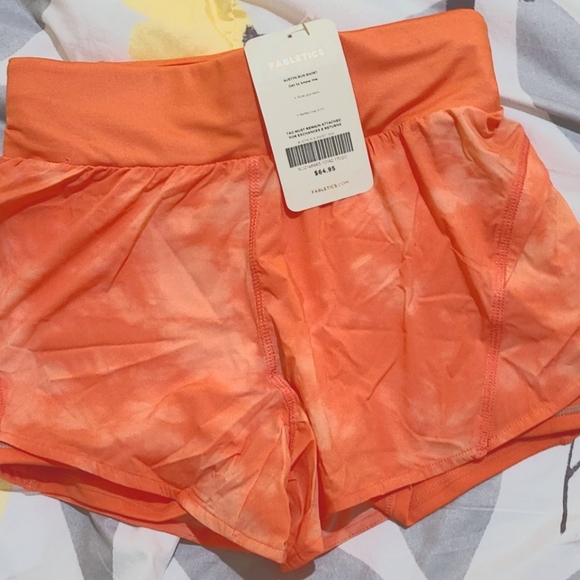 Fabletics - Picture 1 of 3